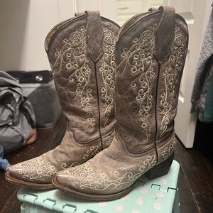 Girls corral cowboy boots size 2 1/2